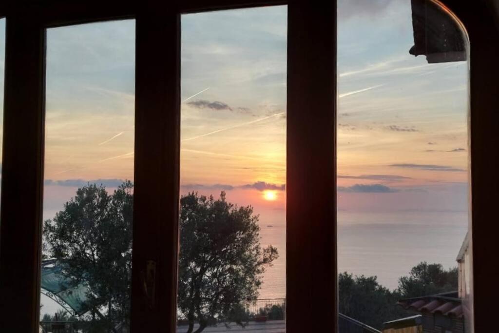 Sun & Relax, Relaxing Location With Seaview Villa Маса Лубрензе Екстериор снимка