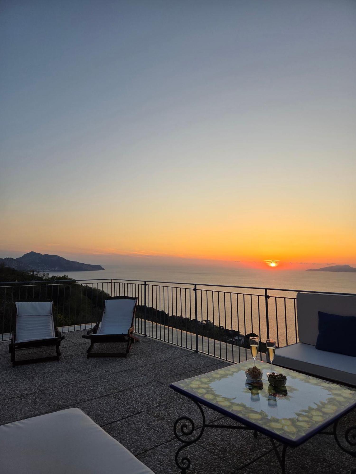 Sun & Relax, Relaxing Location With Seaview Villa Маса Лубрензе Екстериор снимка