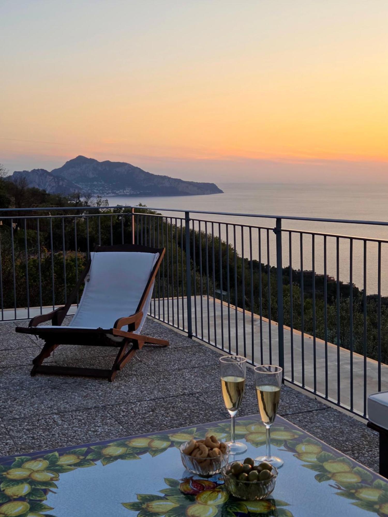 Sun & Relax, Relaxing Location With Seaview Villa Маса Лубрензе Екстериор снимка