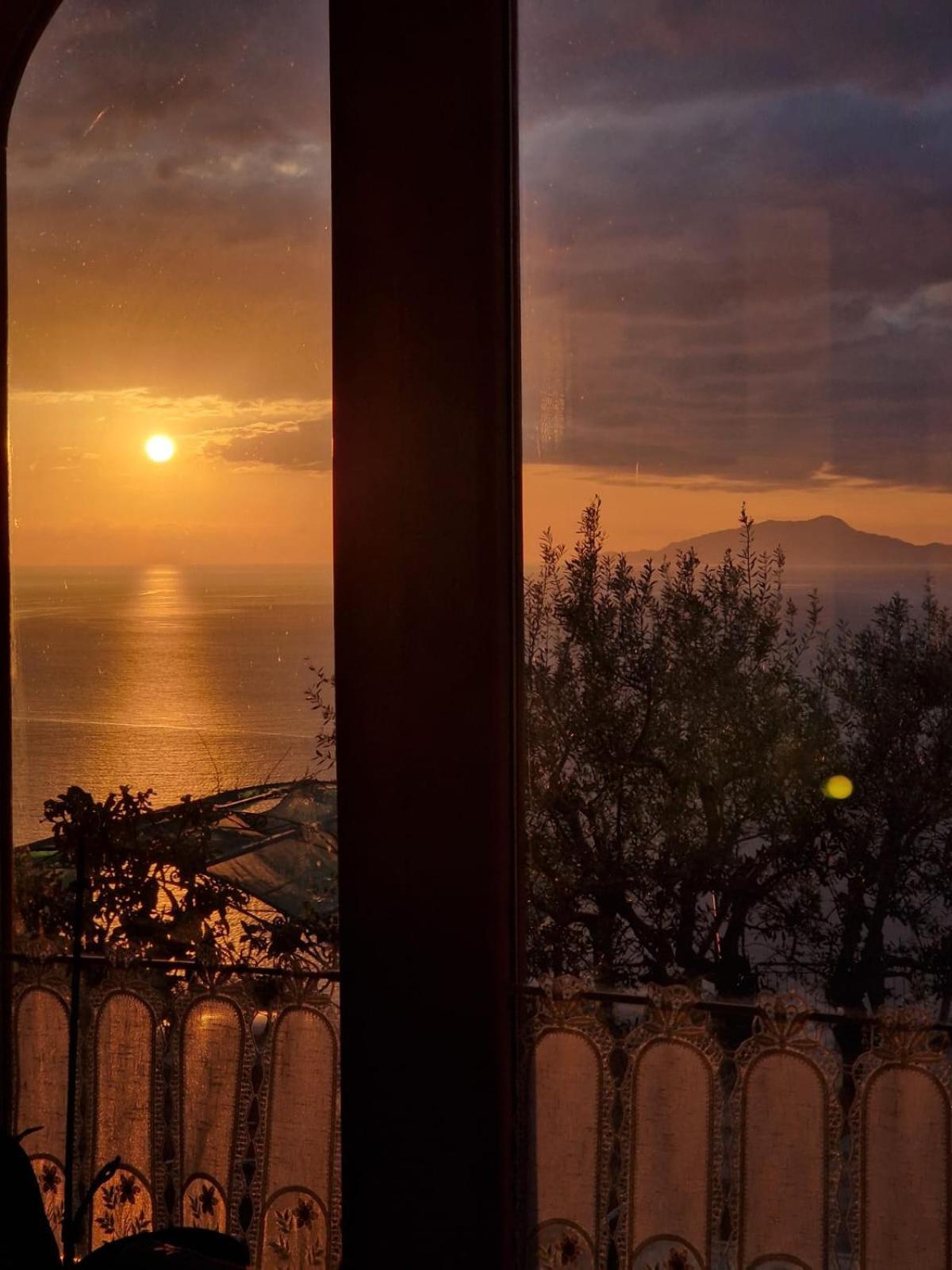 Sun & Relax, Relaxing Location With Seaview Villa Маса Лубрензе Екстериор снимка