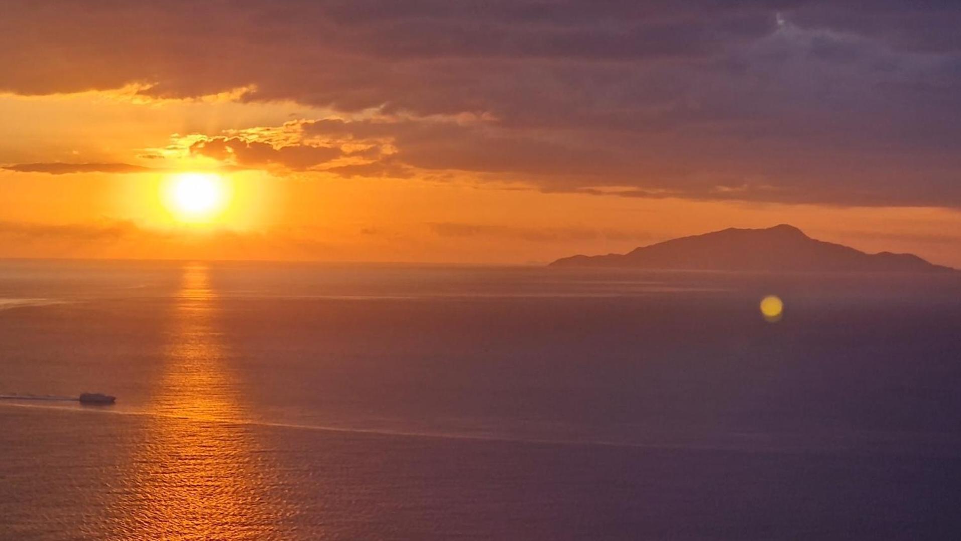Sun & Relax, Relaxing Location With Seaview Villa Маса Лубрензе Екстериор снимка